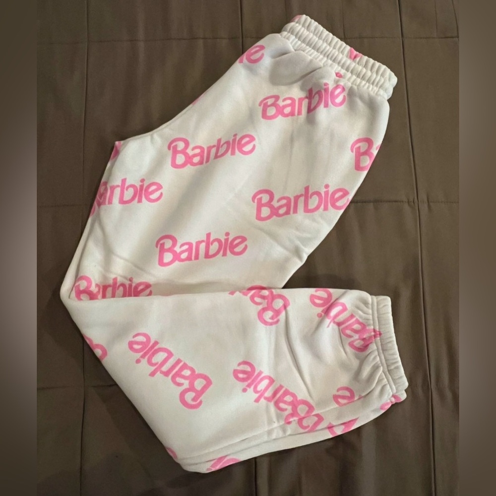 Forever 21 BARBIE sweatpants size medium woman's new no tags